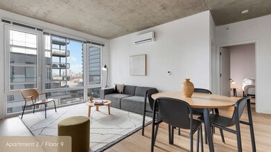 Building Photo - 853 W Blackhawk St