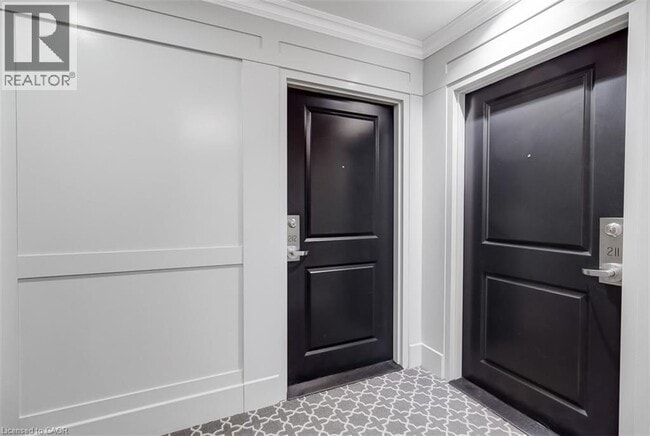 Building Photo - 125 Wilson St W