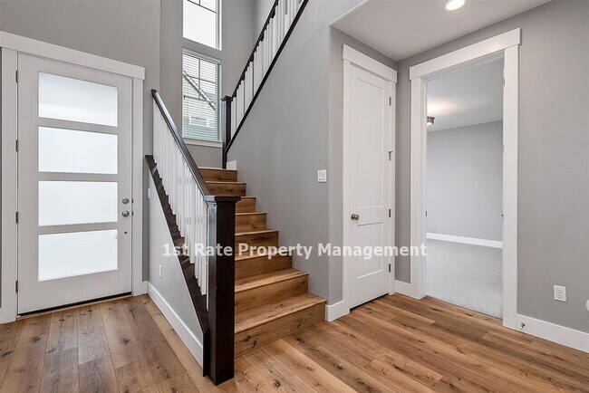 Building Photo - 500 MOVE IN CREDIT Spacious 4 Bed 3.5 Bath w