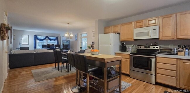 Building Photo - 36 Washington Pl E