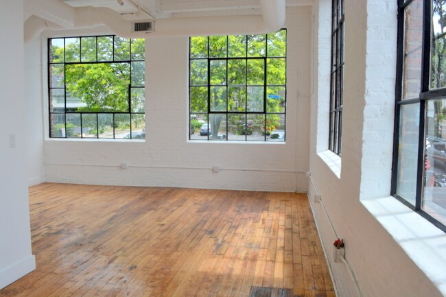 Building Photo - 318 Lafayette St