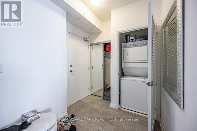 Building Photo - 65 Oneida Crescent