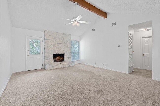 Foto del edificio - 5402 Jeffburn Cove