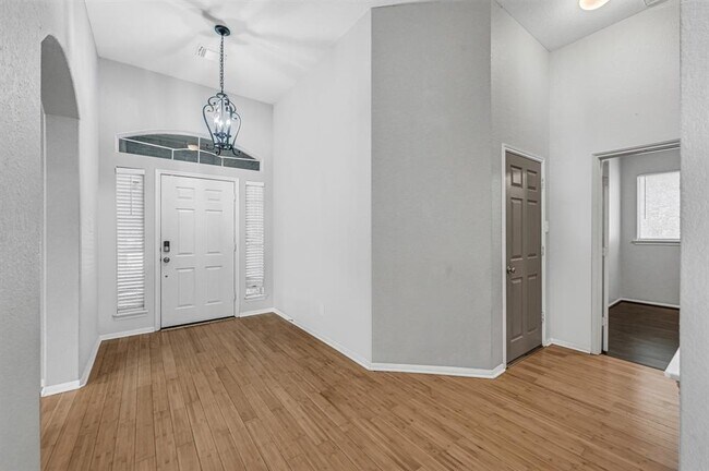 Building Photo - 21300 Heritage Forest Ln