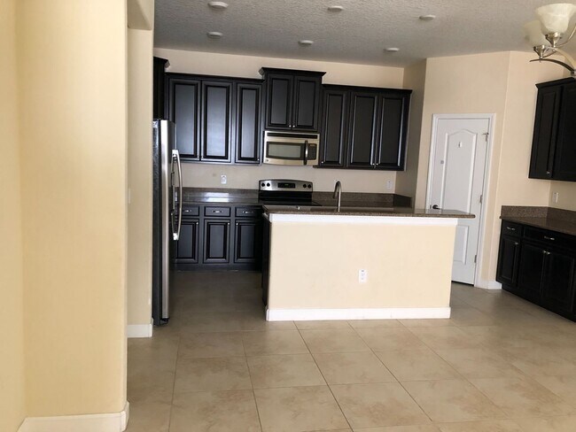 Foto del edificio - 5 Bedroom / 3.5 Bathroom House at Independ...