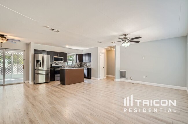 Foto del edificio - 5235 Robin Ln N
