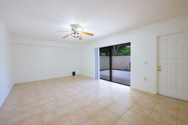 Foto del edificio - 7424 74th Way