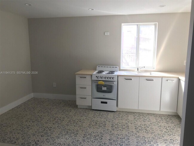 Foto del edificio - 1700 NW 22nd Ct