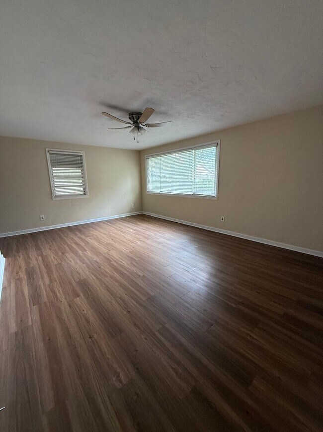 Foto del edificio - 2048 NW 8th Pl