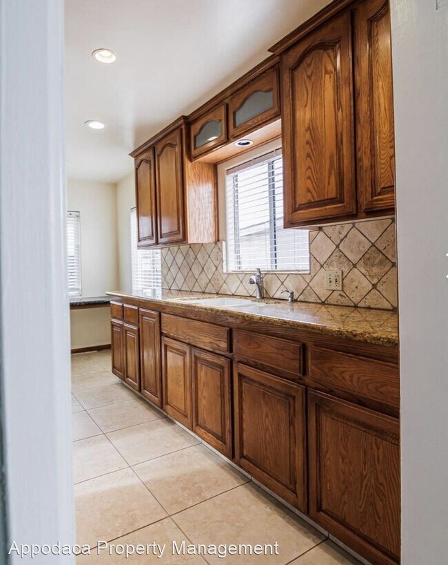 Foto del edificio - 3 br, 1 bath House - 128 Donna Ave