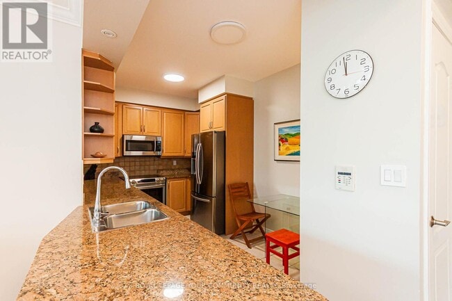 Building Photo - 28 William Carson Crescent