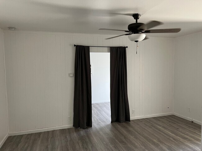 Foto del edificio - 1017 Hall Ave