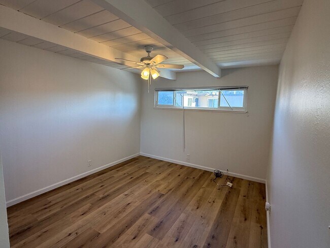 Foto del edificio - 5300 School St