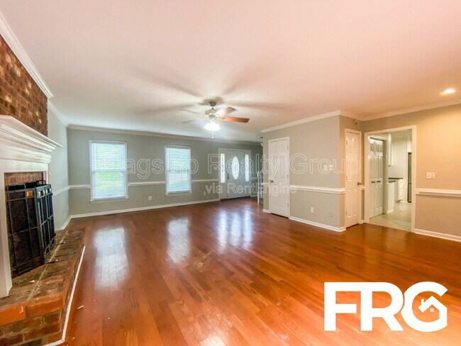 Foto del edificio - 305 Smith Pl