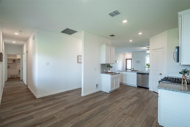 Foto del edificio - 3028 Howerton Dr