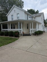 Building Photo - 85 Maple Dr