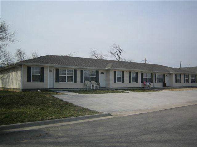 Primary Photo - 104 Chestnut St
