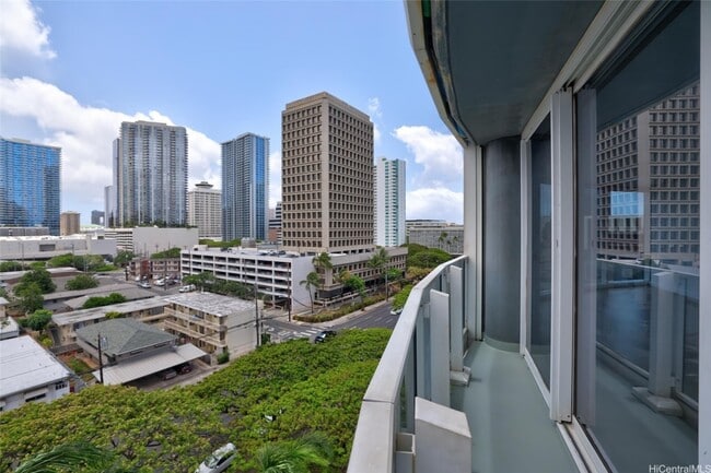 Building Photo - 1296 Kapiolani Blvd