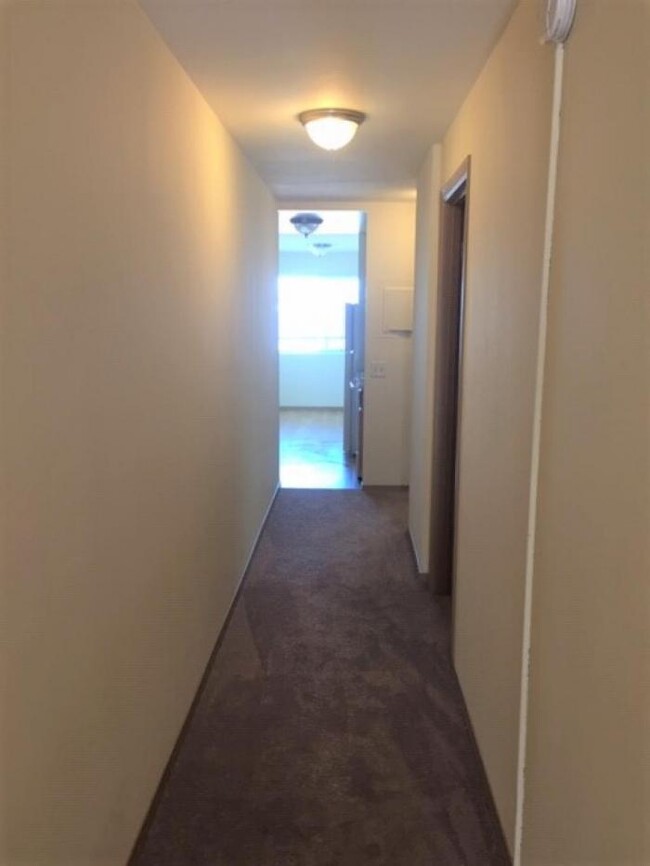 Building Photo - 2 bedroom in Seattle WA 98116
