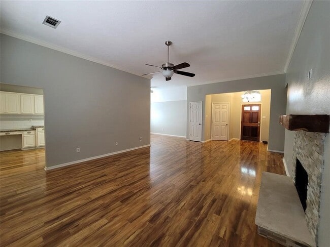 Building Photo - 8011 Aspen Dr