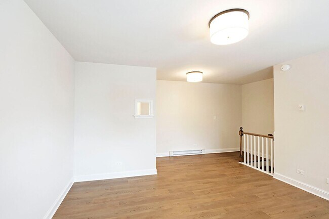 Foto del edificio - Renovated UVA Apartment in a Prime Location Near School of Data Science