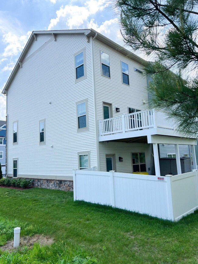 Building Photo - 1038 Edenberry Way