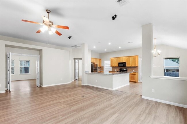 Building Photo - 2205 Speidel Dr