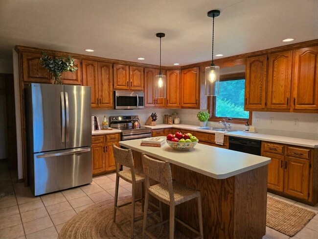 Cocina con isla - W3132 Glenbrooke Ct
