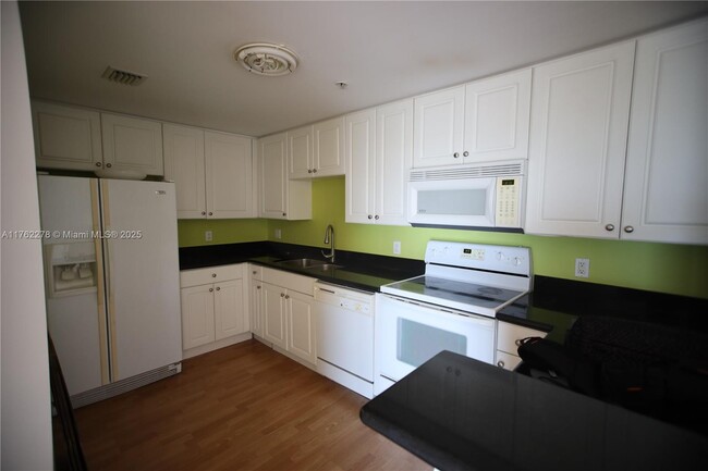 Building Photo - 1627 SW 37th Ave
