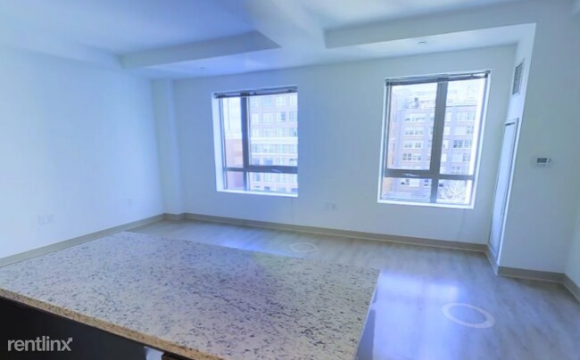 Building Photo - Studio, 1 bath  - 95 Kneeland St Unit 30