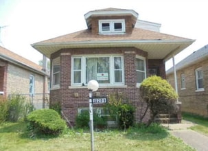 Building Photo - 10209 S May St