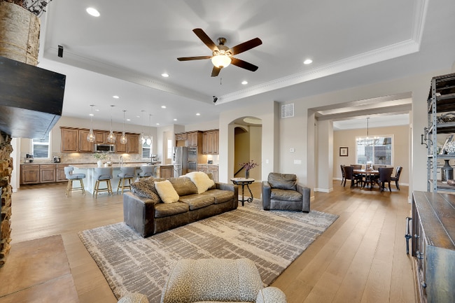 Building Photo - 27615 E Moraine Dr