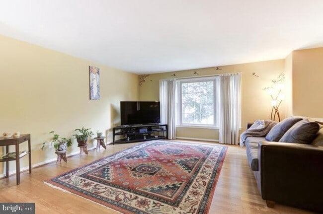 Foto del edificio - 7893 Godolphin Dr