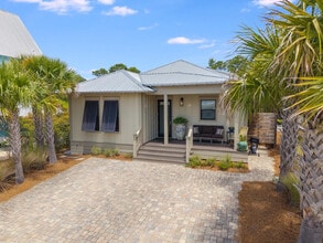 Building Photo - 45 Pine Knoll