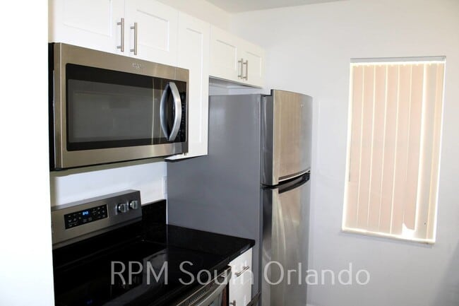 Building Photo - Beautiful 3-bedroom 2 bath single story home in SW Orlando near International Drive