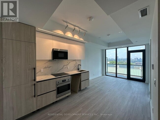 Building Photo - 699-699 Sheppard Ave E