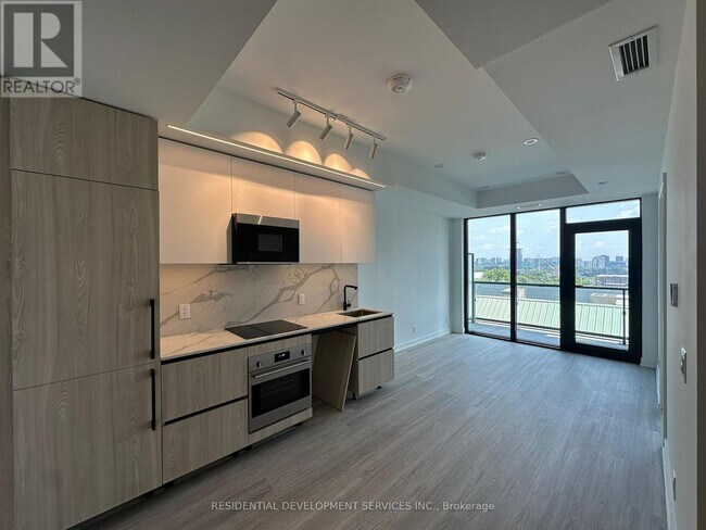 Photo du bâtiment - 699-699 Sheppard Ave E