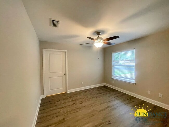 Building Photo - Lovely 2 Bedroom Unit in Fort Walton Beach