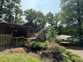 Building Photo - 8221 Barron St