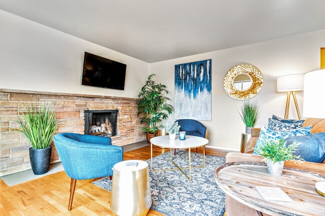 Building Photo - 5100 6th Ave NW