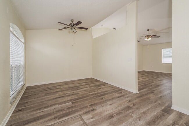 Building Photo - 7172 Summit Dr