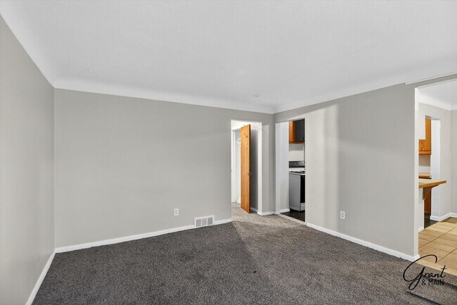 Foto del edificio - $1050 Charming 2 Bed Home