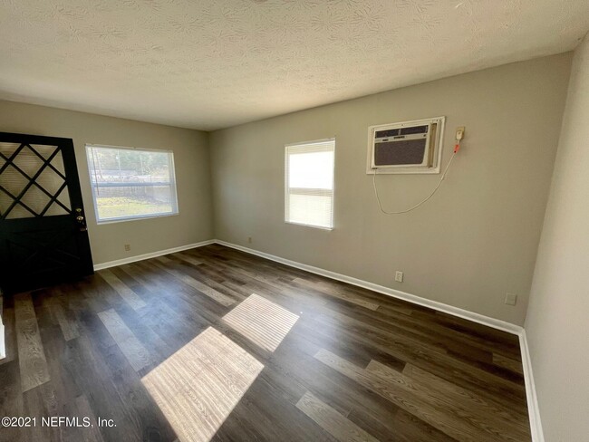 Building Photo - 6128 Catoma St