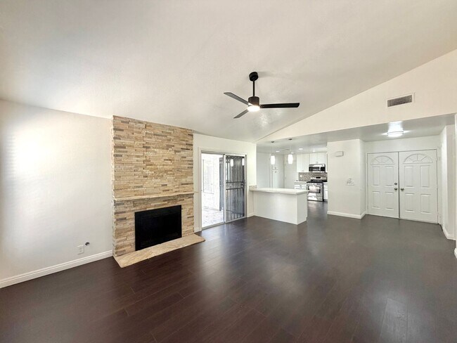 Foto del edificio - Spacious 4 Bedroom Home available In Alta Loma!