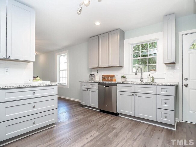 Foto del edificio - Room in House on Chester St