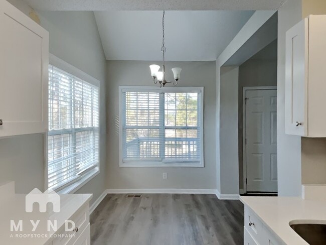 Building Photo - 17 Richmond Dr