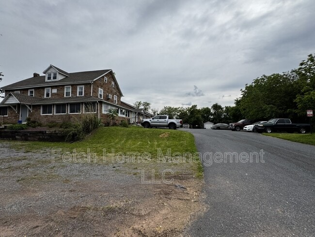 Building Photo - 10669 Jonestown Rd