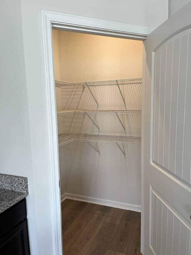 Foto del edificio - 7213 Carrie Ct