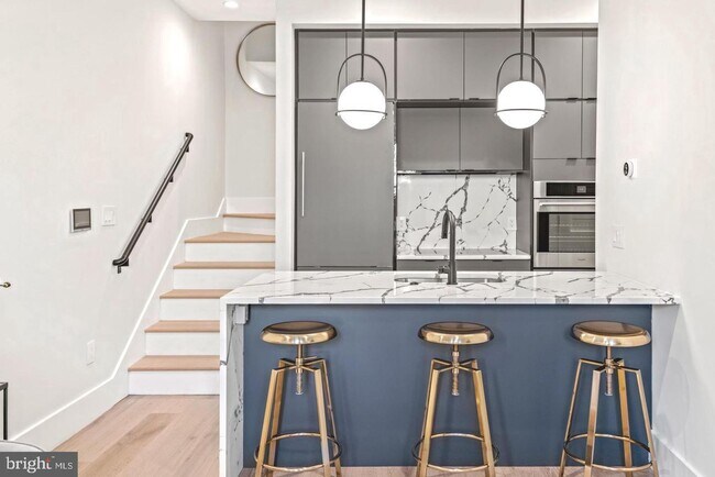 Building Photo - Absolutely Incredible, Light-Filled 2 Leve...