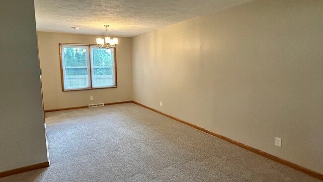 Building Photo - 479 Dohner Dr
